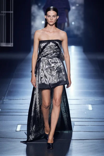 Look 19